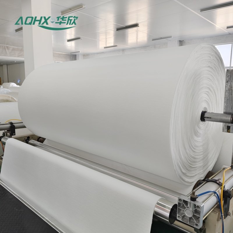 Bamboo fiber spunlace non-woven fabric with natural antibacterial effect, raw material for sanitary products