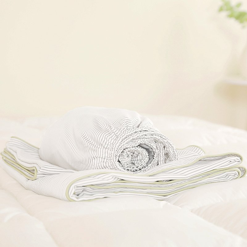 china factory manufacture luxury embroidered logo bamboo bed sheets 4 piece set bamboo bedding sets for bedroom and hotel