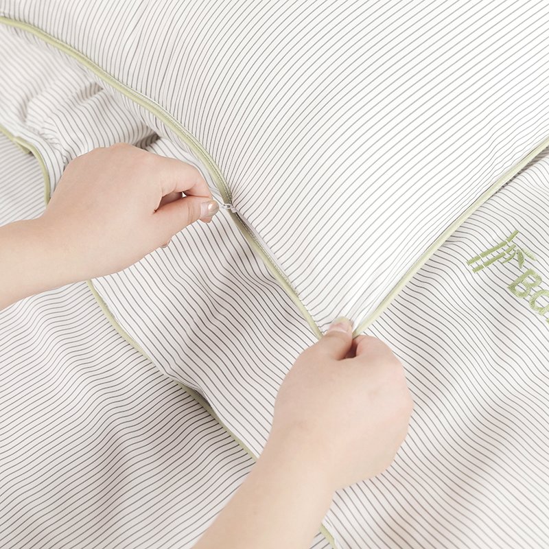 china factory manufacture luxury embroidered logo bamboo bed sheets 4 piece set bamboo bedding sets for bedroom and hotel