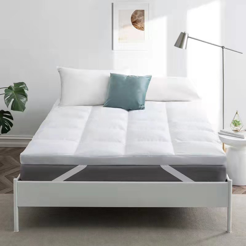 Wholesale Quilted Mattress Pad High Quality Home Luxury Cotton Polyester Sleep Well Thin Sleeping Mattress Pad