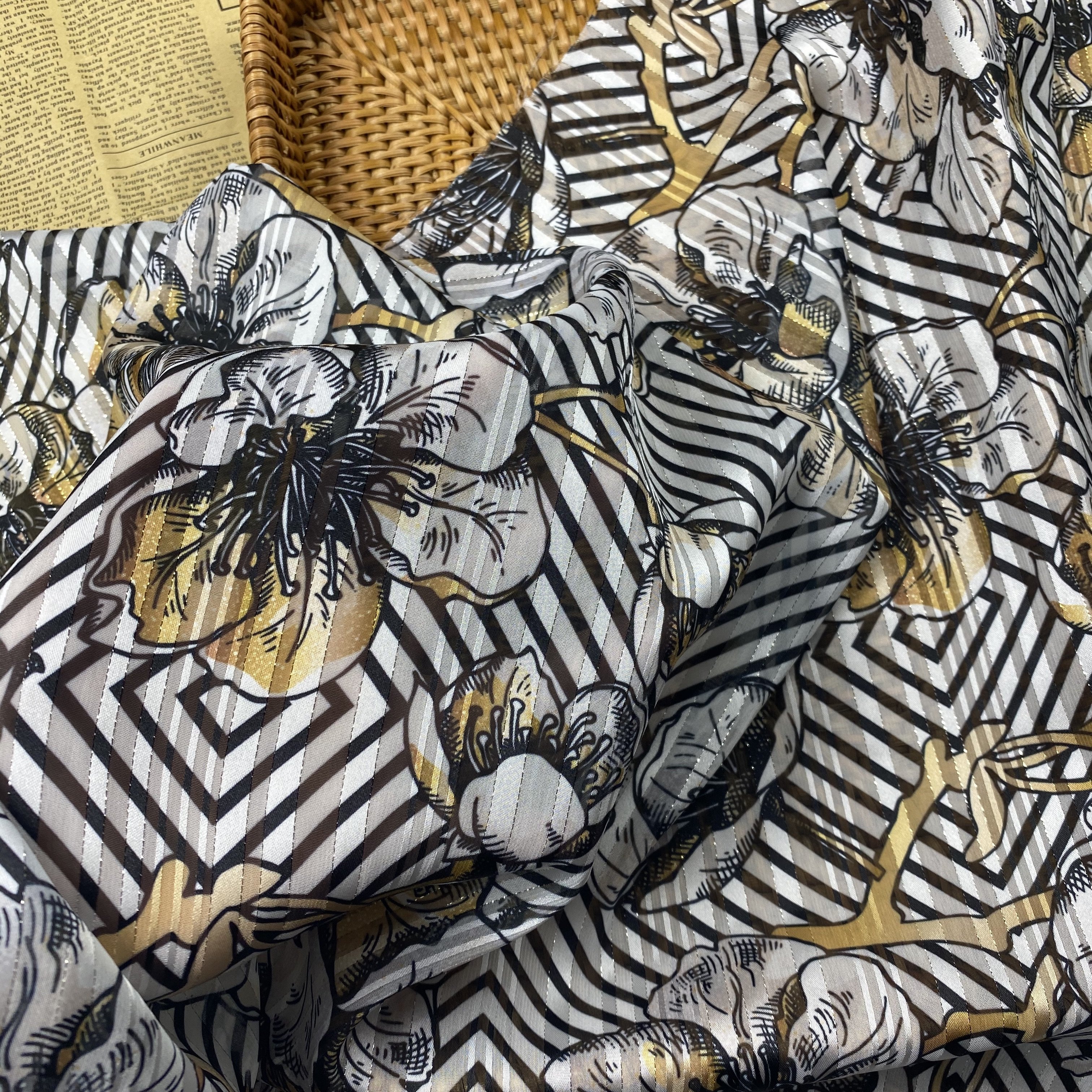 HIGH FASHION PRINTING FABRIC CHIFFON LUREX FABRIC WITH STRIPE FOR GARMENTS