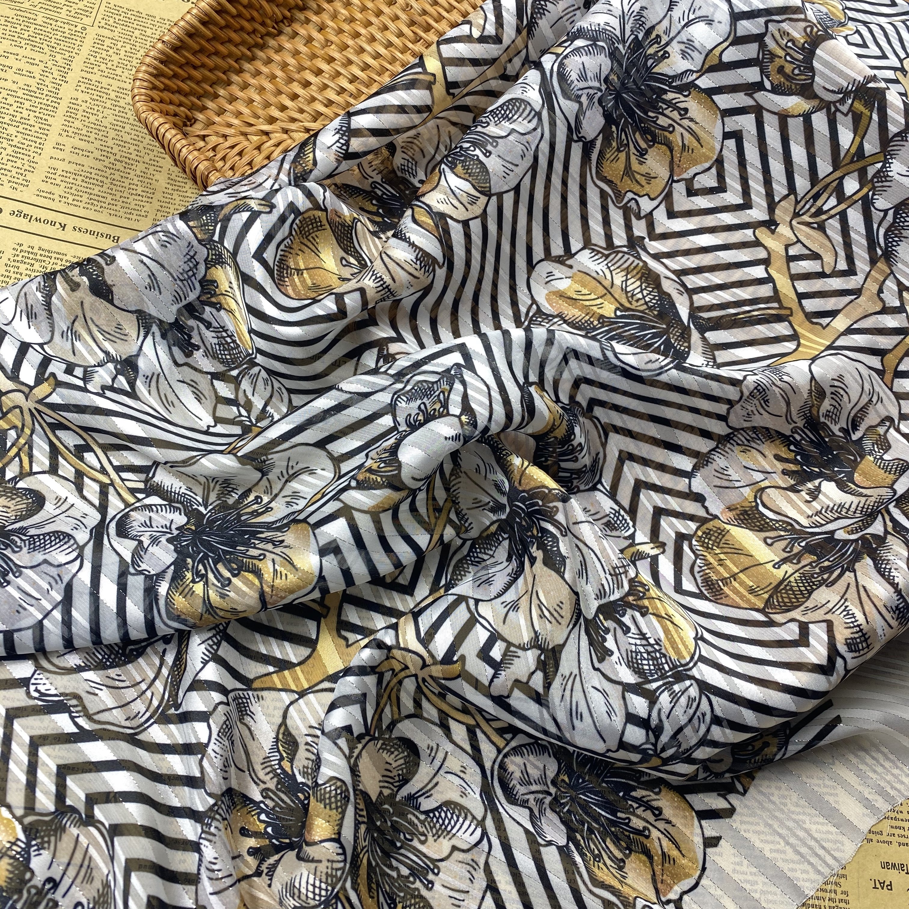 HIGH FASHION PRINTING FABRIC CHIFFON LUREX FABRIC WITH STRIPE FOR GARMENTS