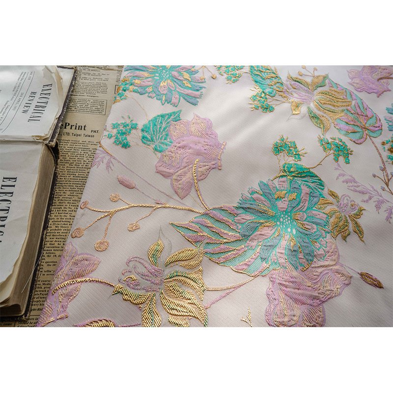 2023 Wholesale Autumn Classic Gold Silk Embossed Brocade Jacquard Fabric For Women Clothing