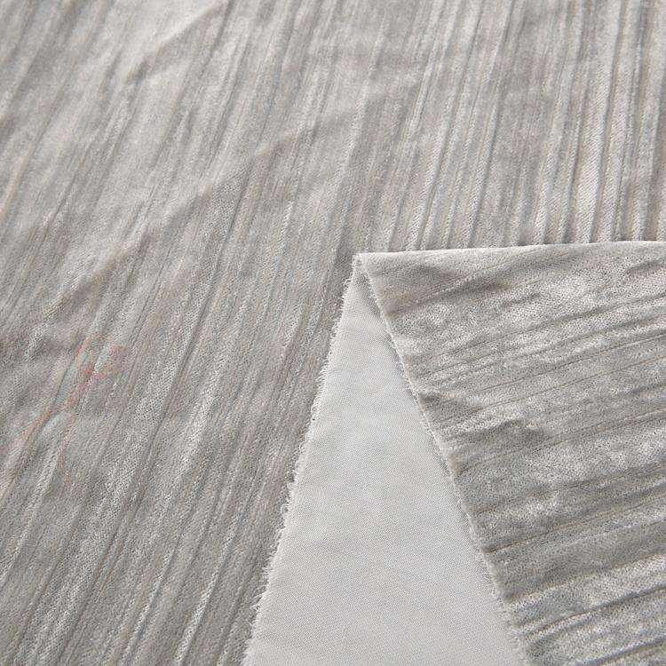 Wholesale fashion 100% polyester wrinkle 9000 dyed grey korean velvet fabric for women's clothing new version