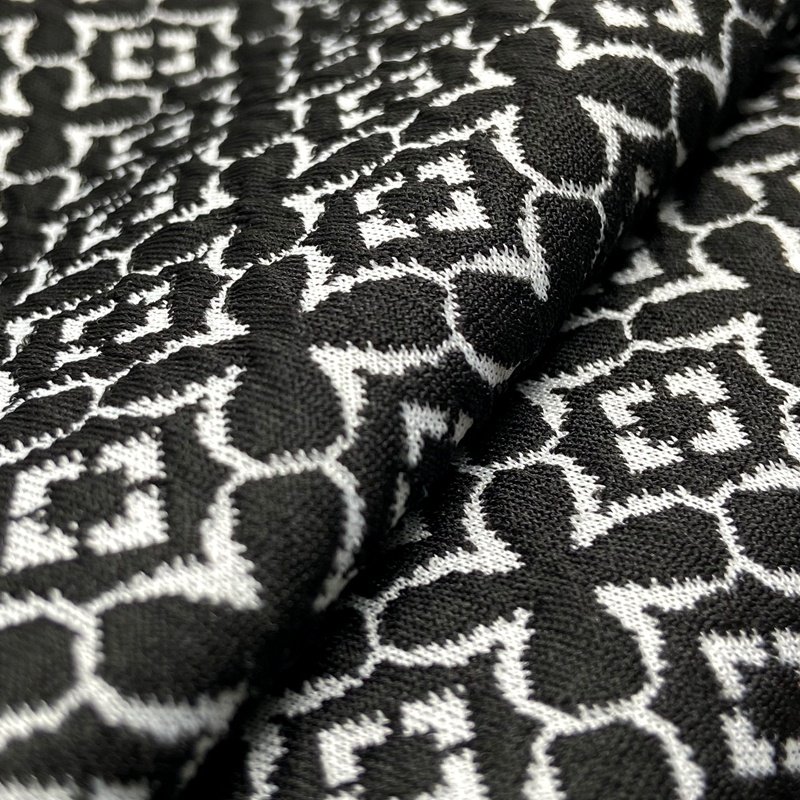 Four leaf clover pattern 97% polyester 3% spandex custom knit black white 270GSM jacquard fabric for jacket