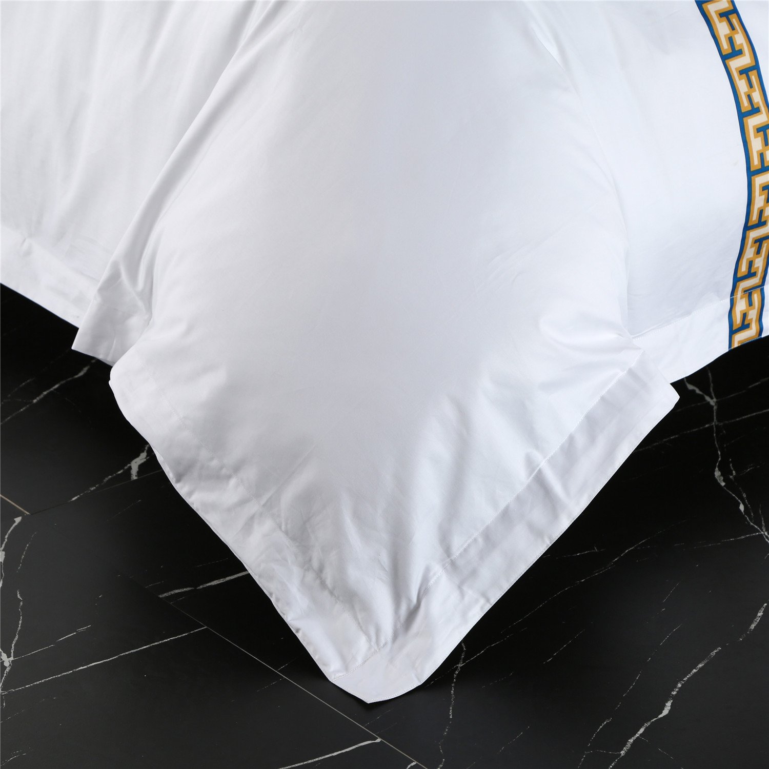 Royal Fitted Sheet Quality Luxury Size Printing Bedsheets Bed Linen Duvet Bedding Queen 2022 Quilt Cover Set Hotel Bedding Set