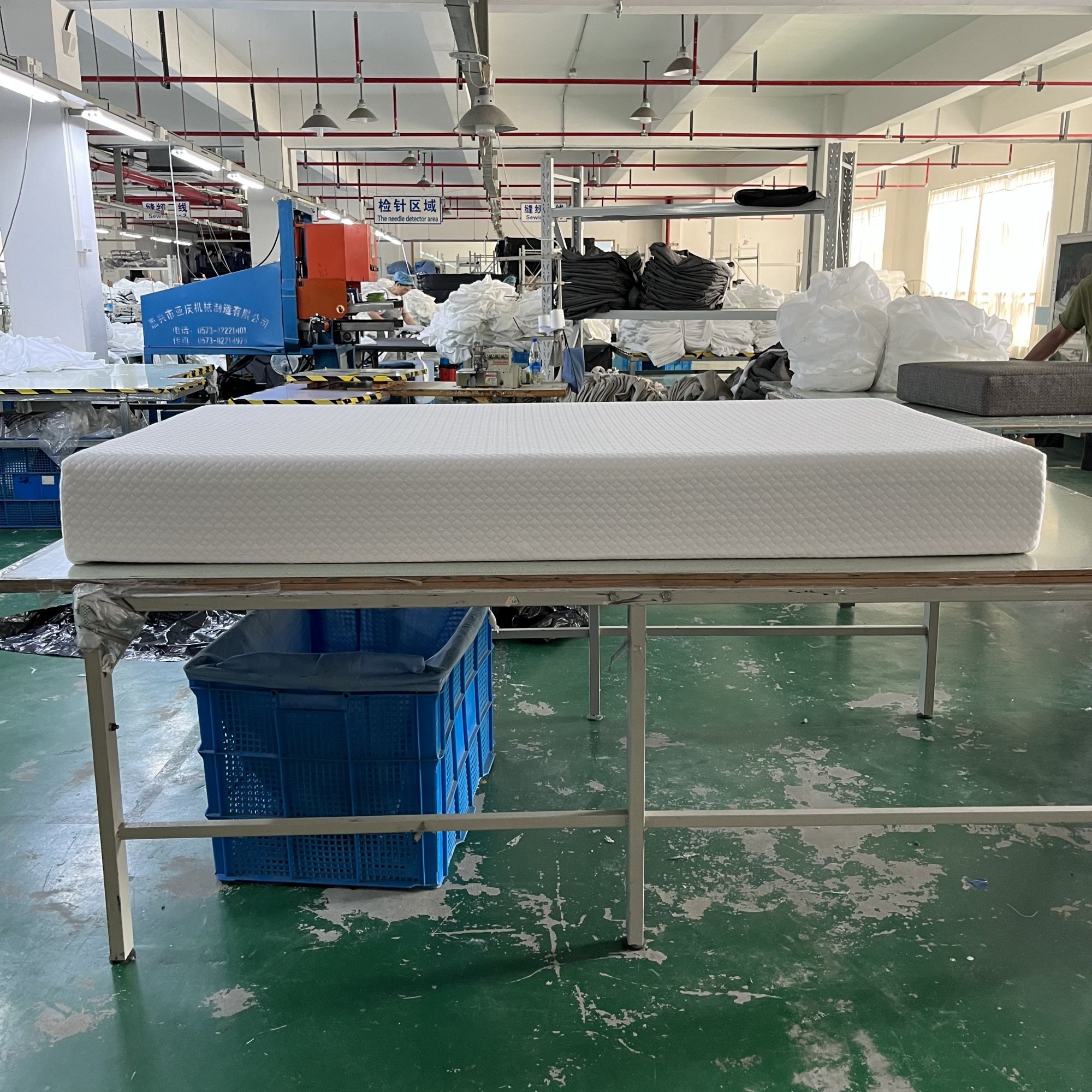 Wholesale Customized White Bamboo Fiber Jacquard Knitted Woven Fabric Plain Style Sheet Waterproof Mattress Top Cover Protector