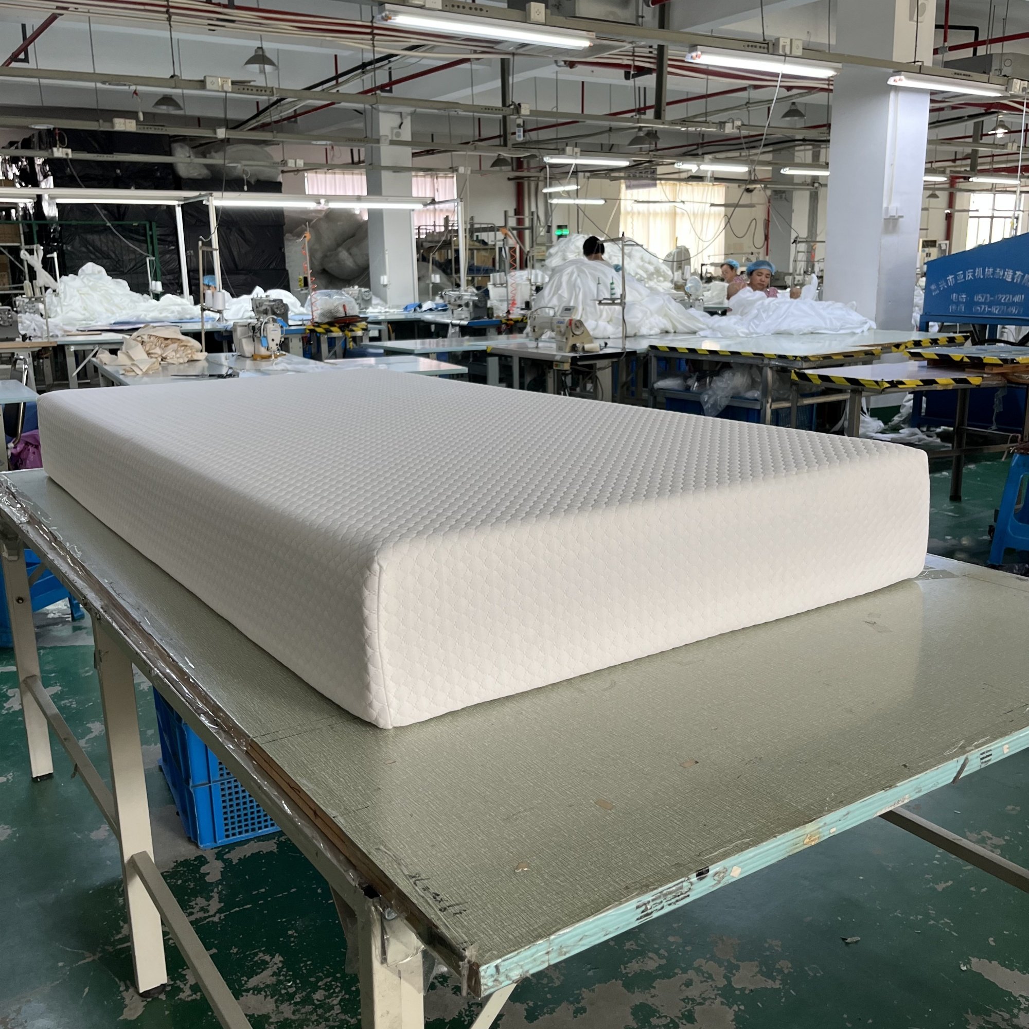 Wholesale Customized White Bamboo Fiber Jacquard Knitted Woven Fabric Plain Style Sheet Waterproof Mattress Top Cover Protector