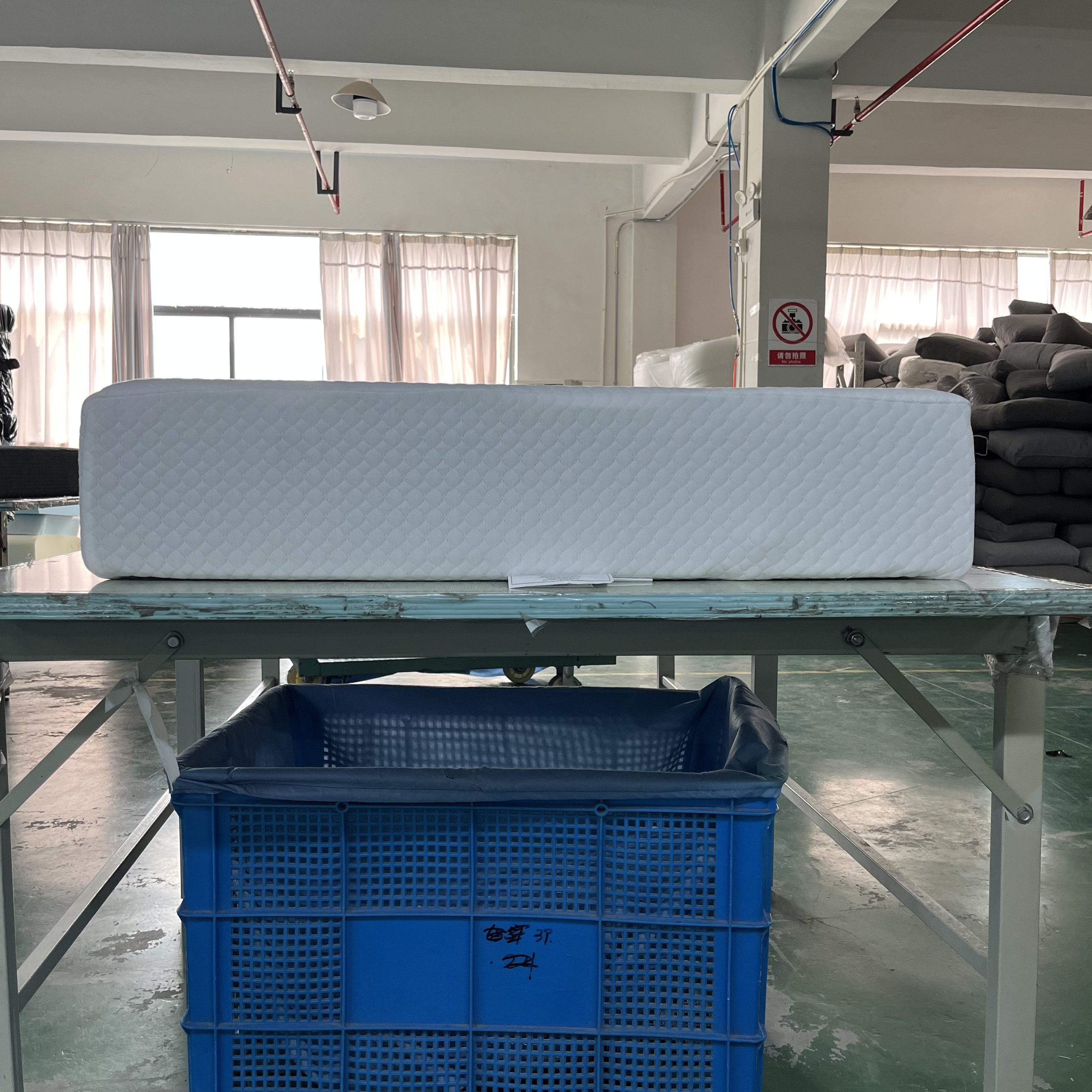 Wholesale Customized White Bamboo Fiber Jacquard Knitted Woven Fabric Plain Style Sheet Waterproof Mattress Top Cover Protector