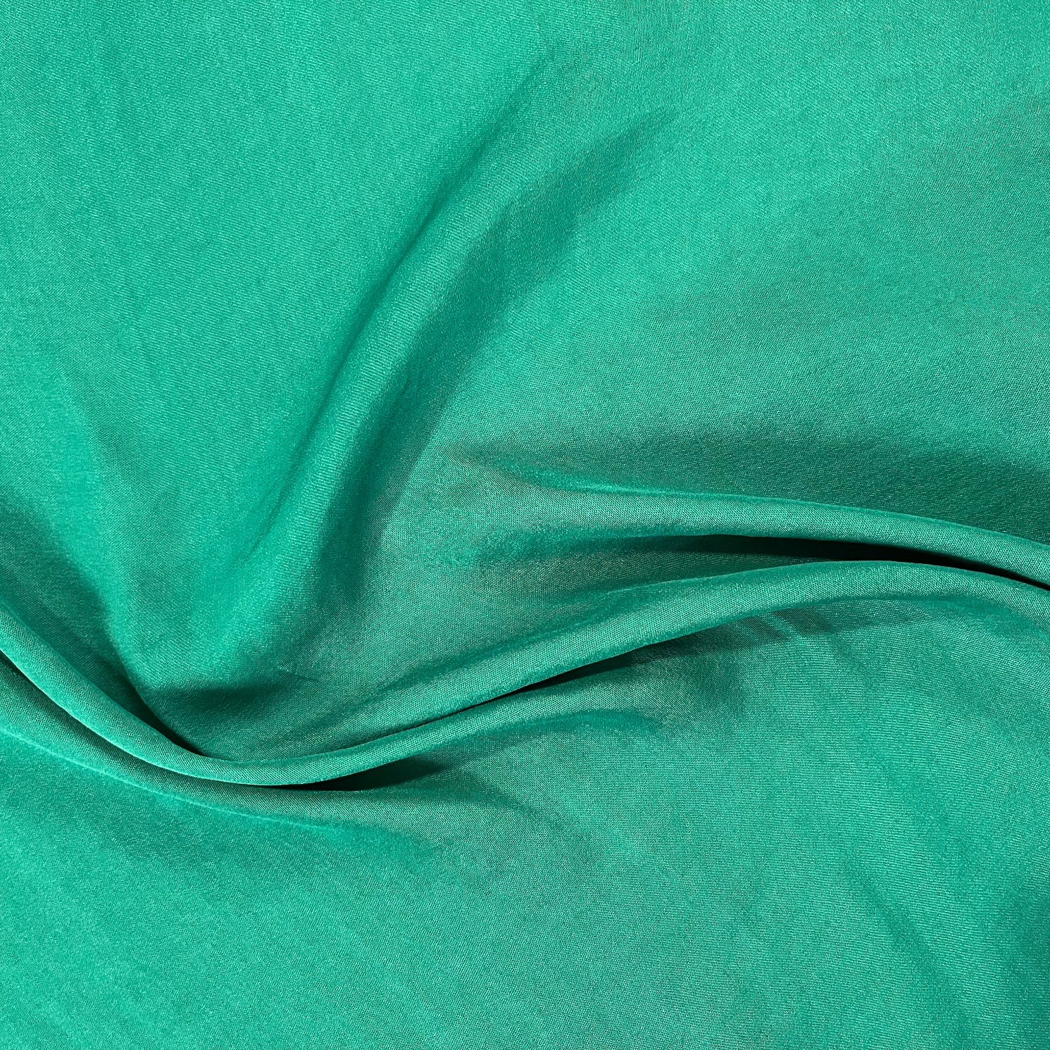 High Quality Soft Hand Feel Woven Sea-island Satin 100% Polyester Fabric with Wrinkle Experience for Dress