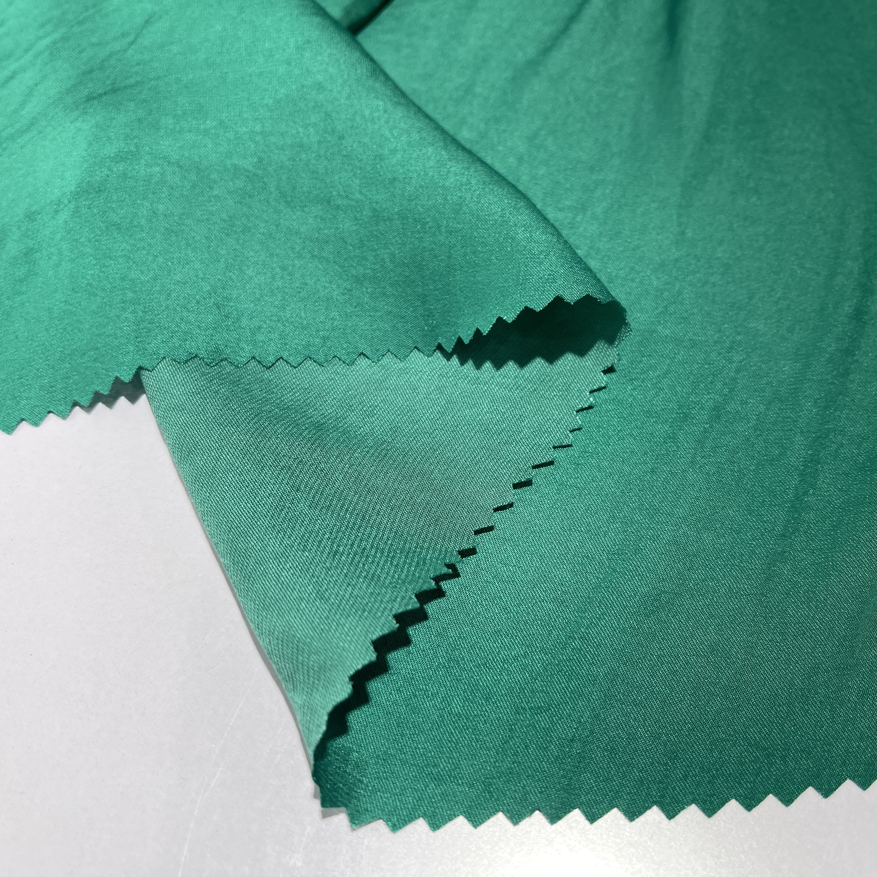 High Quality Soft Hand Feel Woven Sea-island Satin 100% Polyester Fabric with Wrinkle Experience for Dress