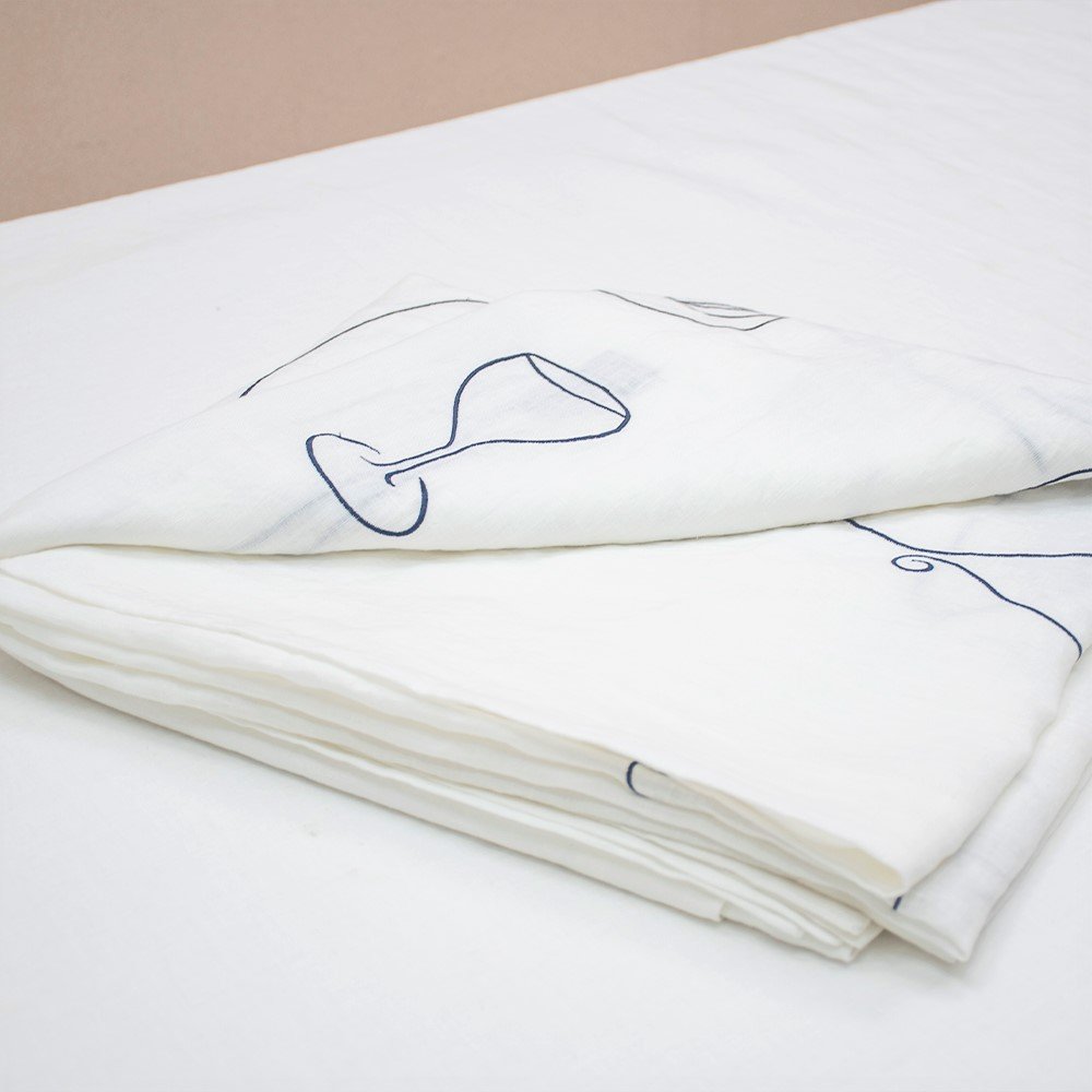 custom embroidered pattern linen fold napkin custom or standard french organic linen fabric for table cloth