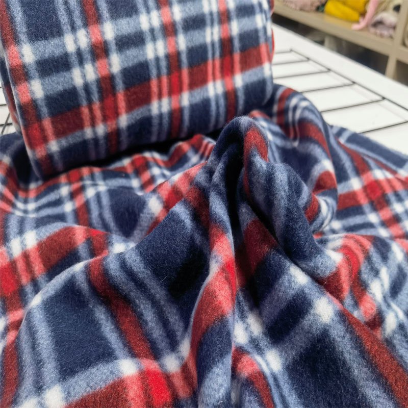 China Factory Soft Anti-Static Anti-Pull Teddy Velvet 100% Polyester Print Fabric for Garment Textile Blanket