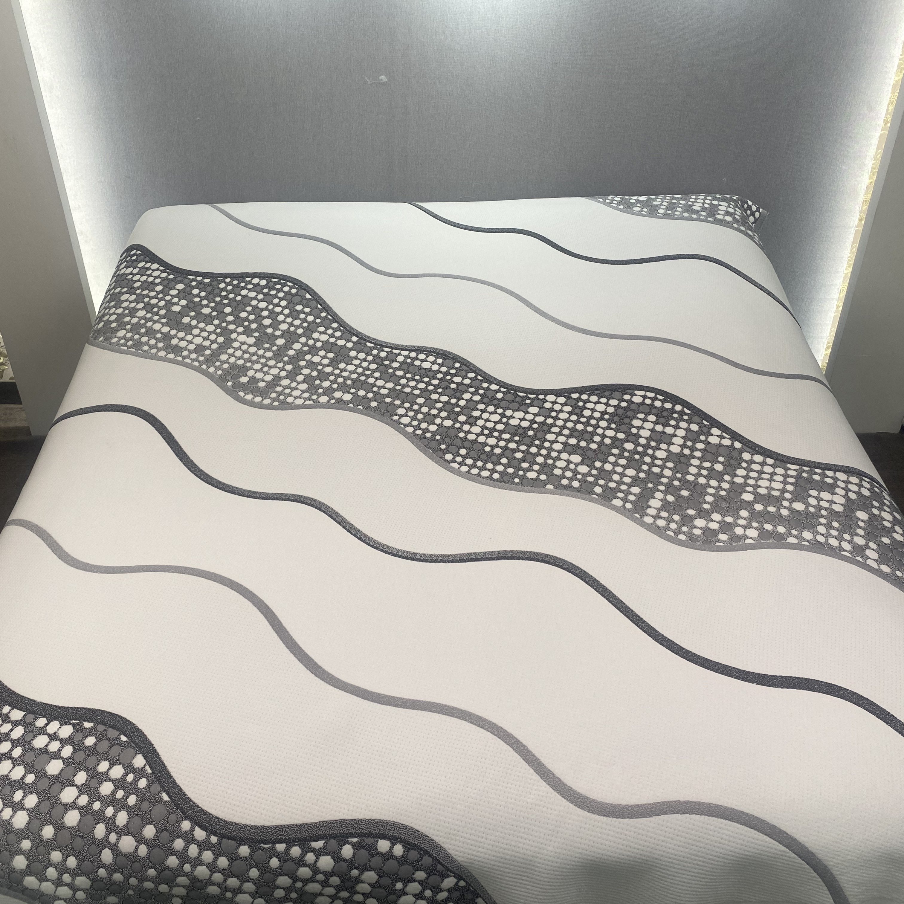 Factory direct sale new design waterproof jacquard 100% polyester anti shrink knitted mattress ticking fabric