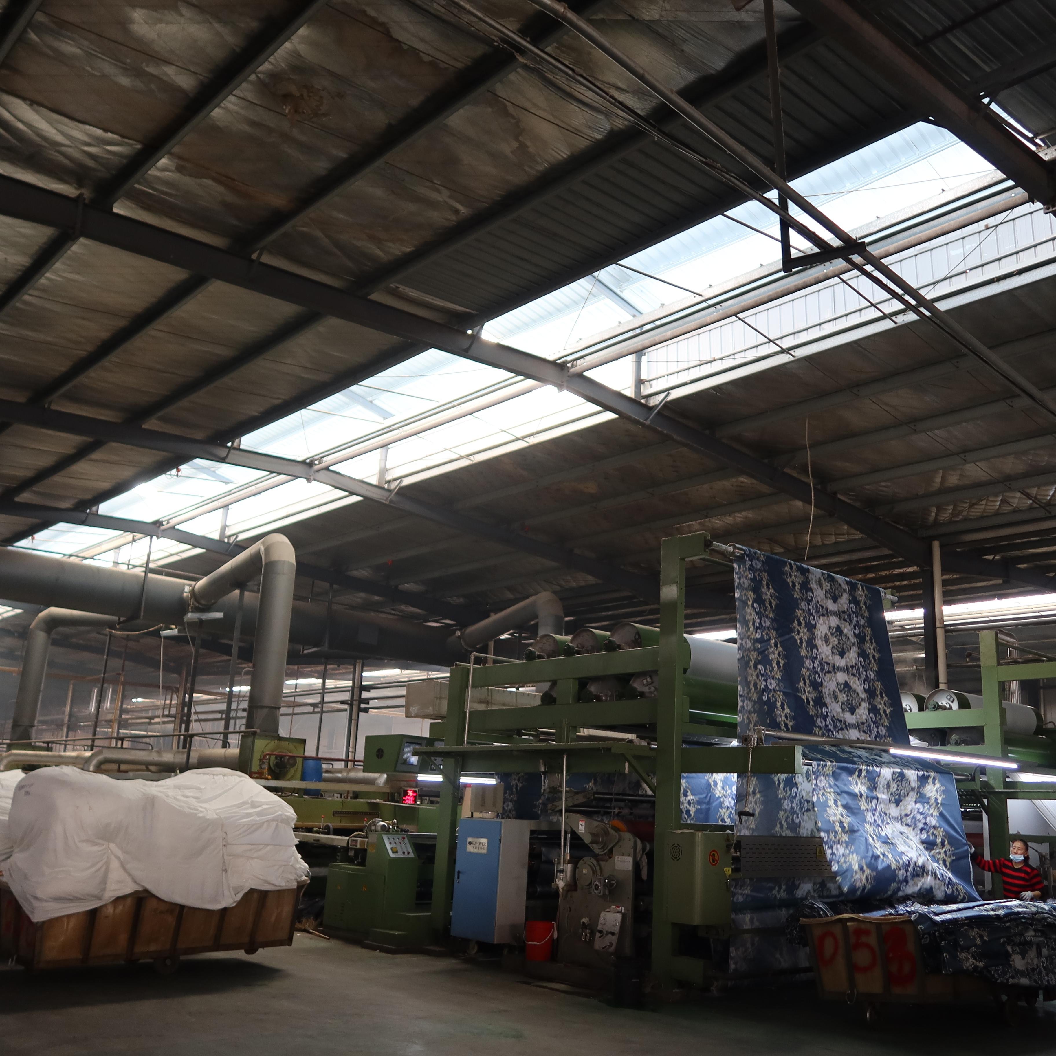 Factory low price China supply microfiber material woven disperse bed sheet printed hometextile polyester fabric for bedding