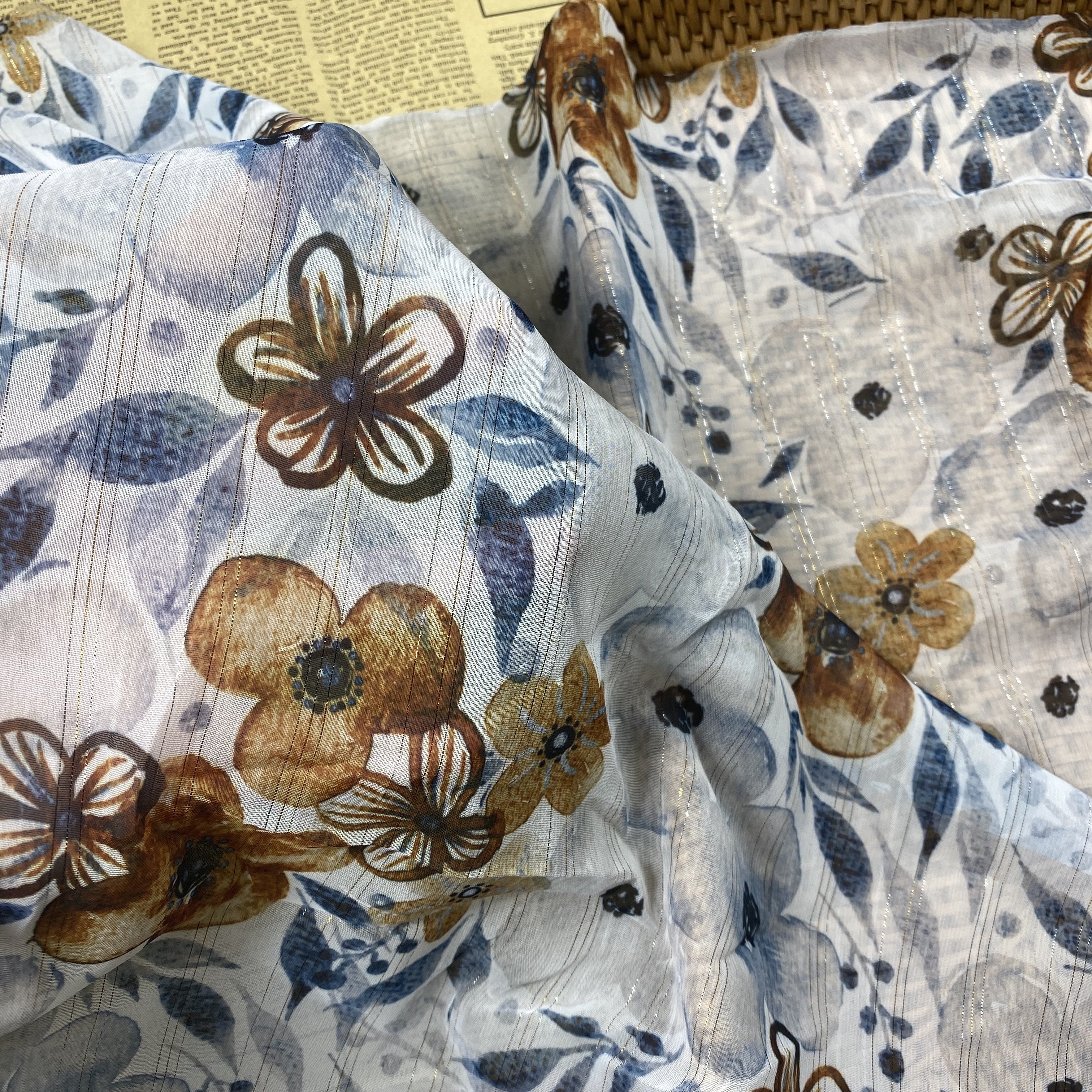 2021 new fashion woven polyester flower printing design lurex chiffon fabrics for garments