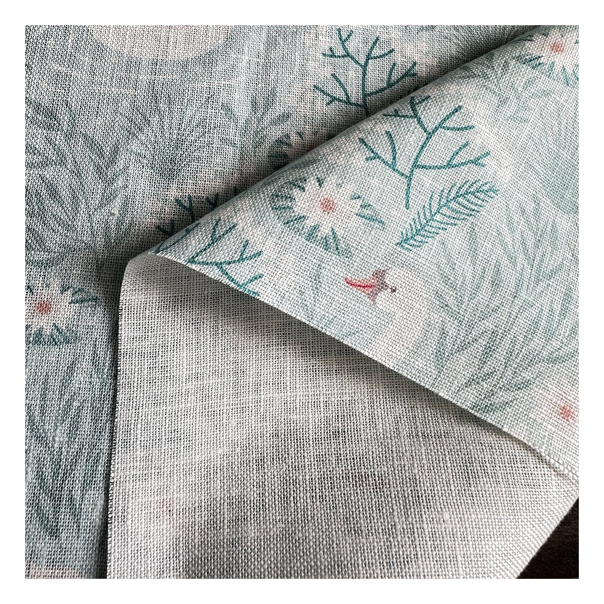 The factory outlet classical swan design custom 100% linen digital printing italian linen fabric wholesale for clothing