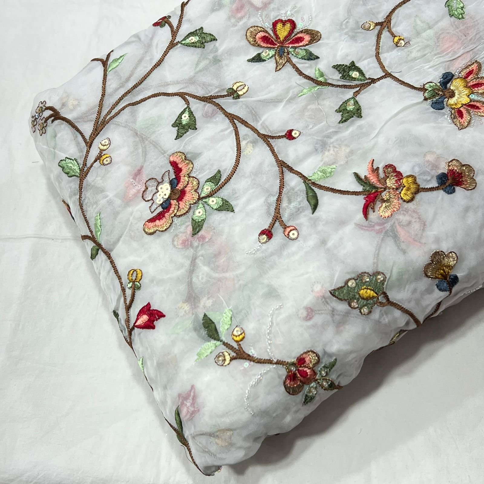Black Digital Printed Cotton Polyester Custom Flower Print Indian Fabrics Supplier For Dress And Garments