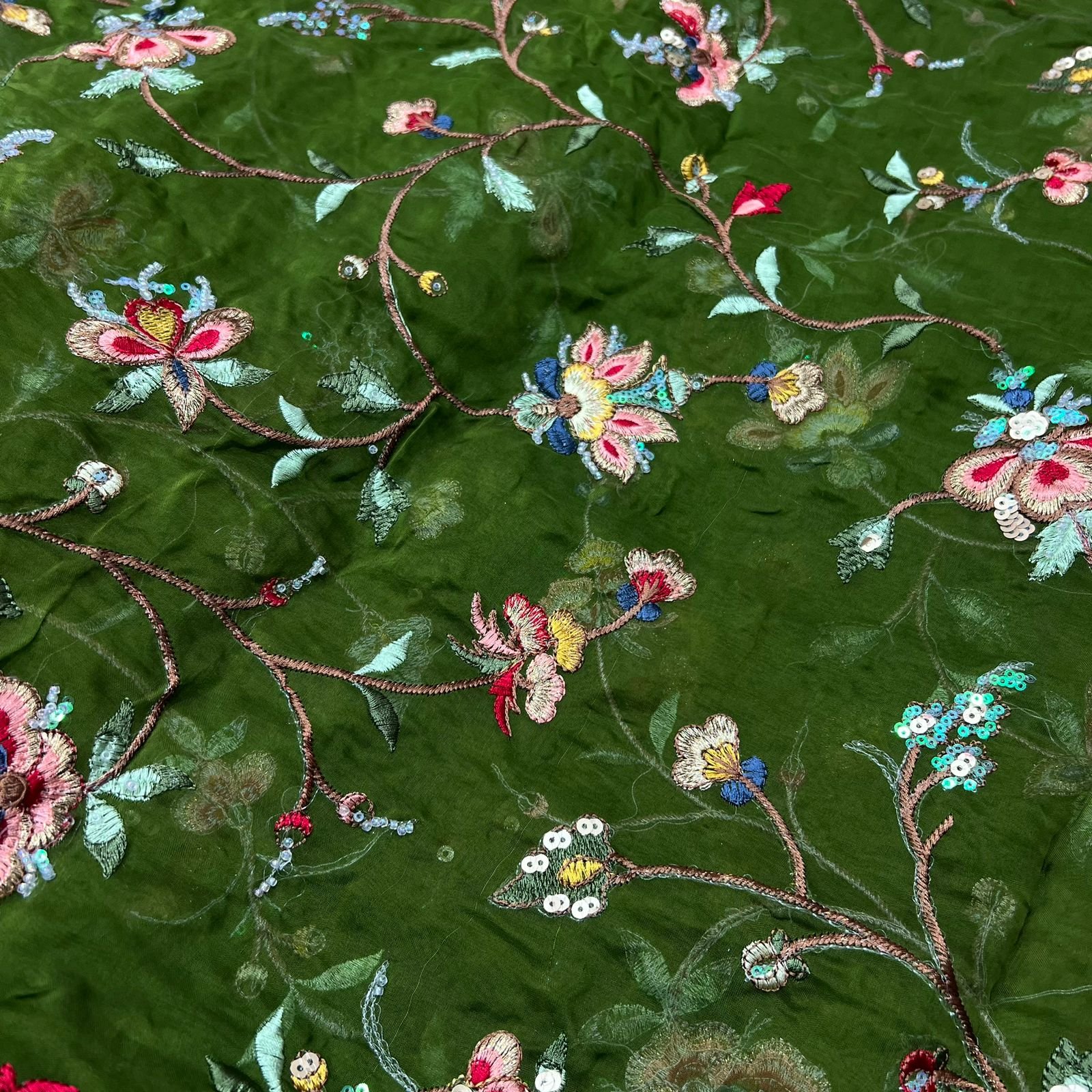 Black Digital Printed Cotton Polyester Custom Flower Print Indian Fabrics Supplier For Dress And Garments