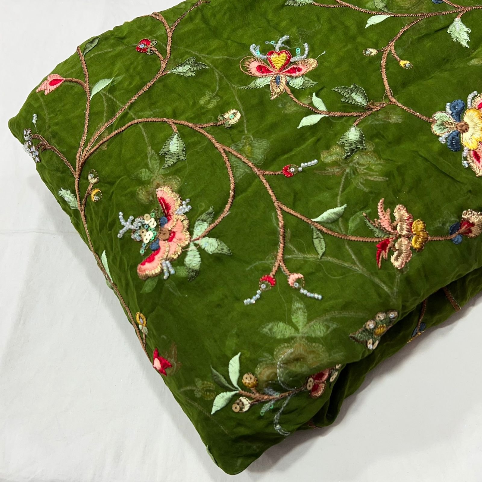 Black Digital Printed Cotton Polyester Custom Flower Print Indian Fabrics Supplier For Dress And Garments