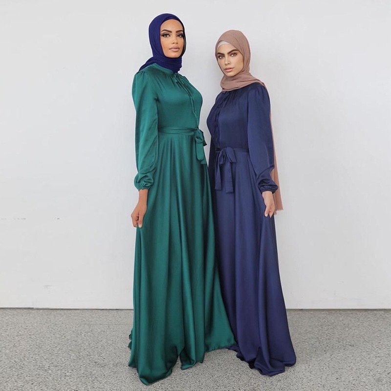 High quality polyester woven solid color soft and smooth satin fabric for women dress and garment