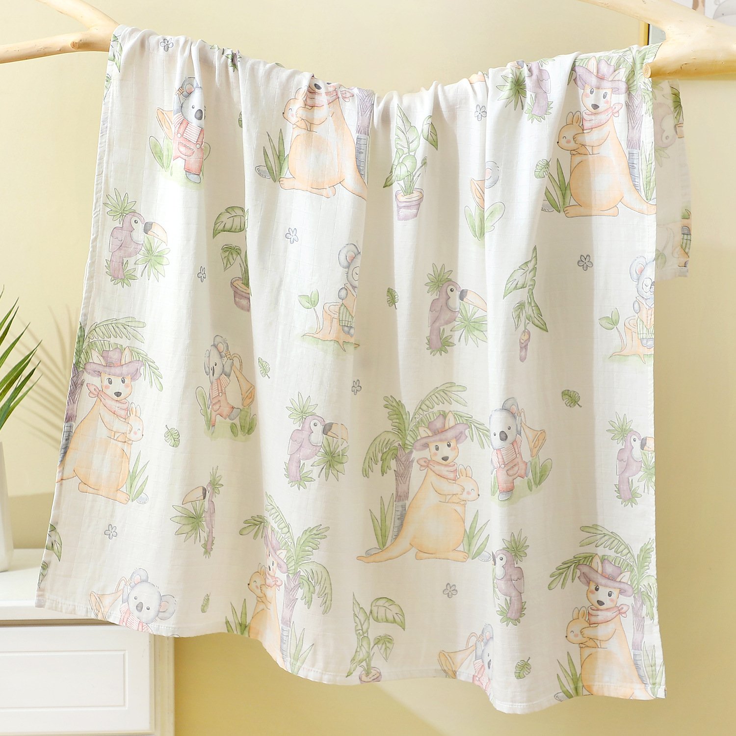 Hot Selling 2-Layer Bamboo Fiber+Cotton Baby Blanket Comfortable Cartoon Design Organic Fabric Wrap Soft Muslin Swaddle Print