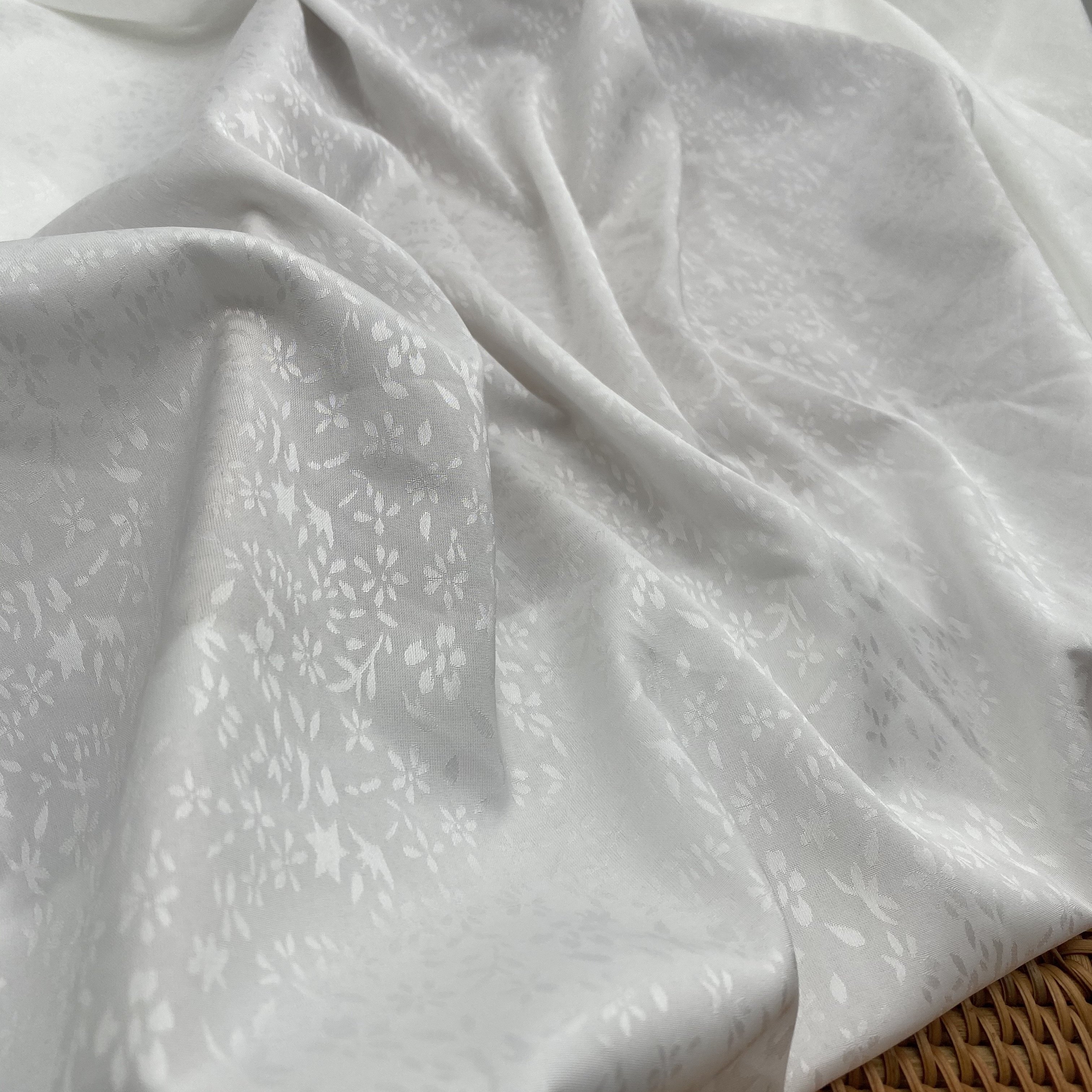 CLOTHING FABRIC SATIN POLYESTER FABRIC WHOLESALE JACQUARD SATIN FABRIC FOR DRESS