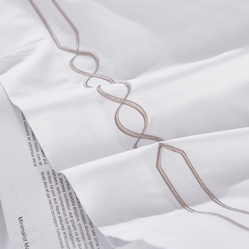 Customized luxury 100% cotton Embroidered bedding set top quality soft and breathable fitted bed sheet duvet cover pillowcase