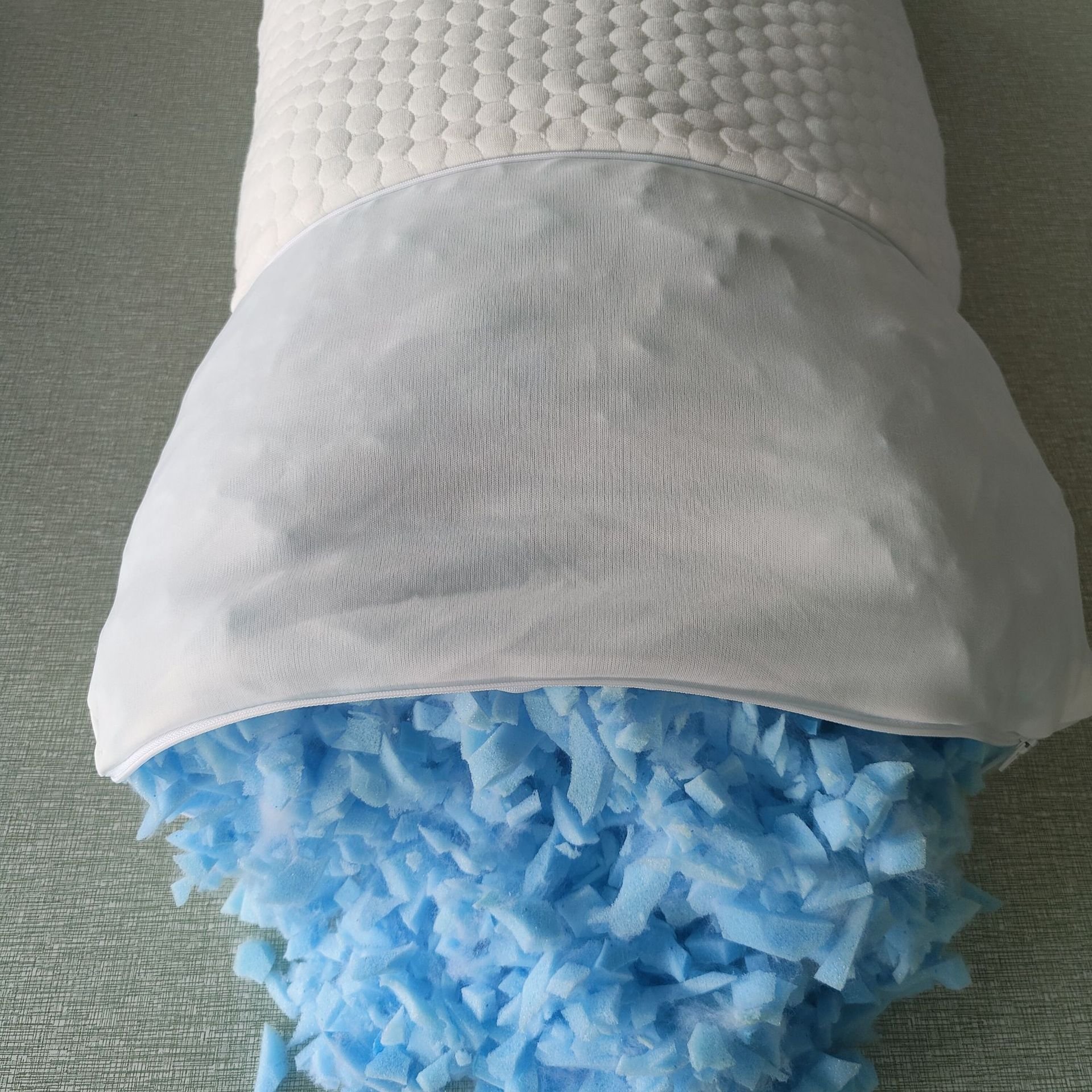 Hot Sleepers Bamboo Fabric Cervical Sleeping Shredded Cooling Memory Foam Pillow For Neck Pain