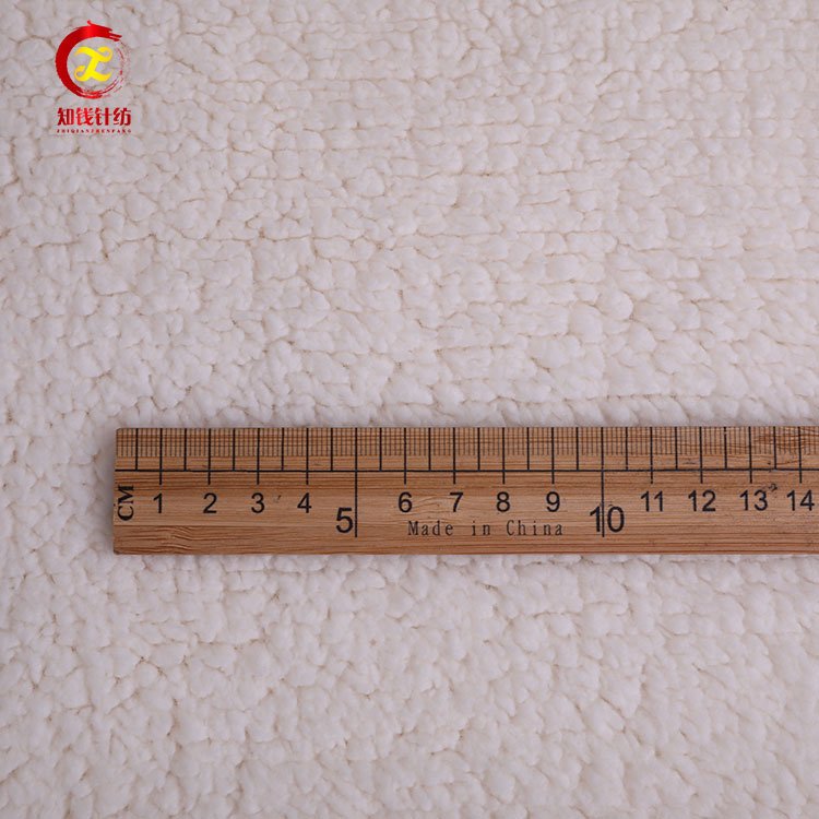 2023 Wholesale knitted beige sherpa fleece fabric for garment