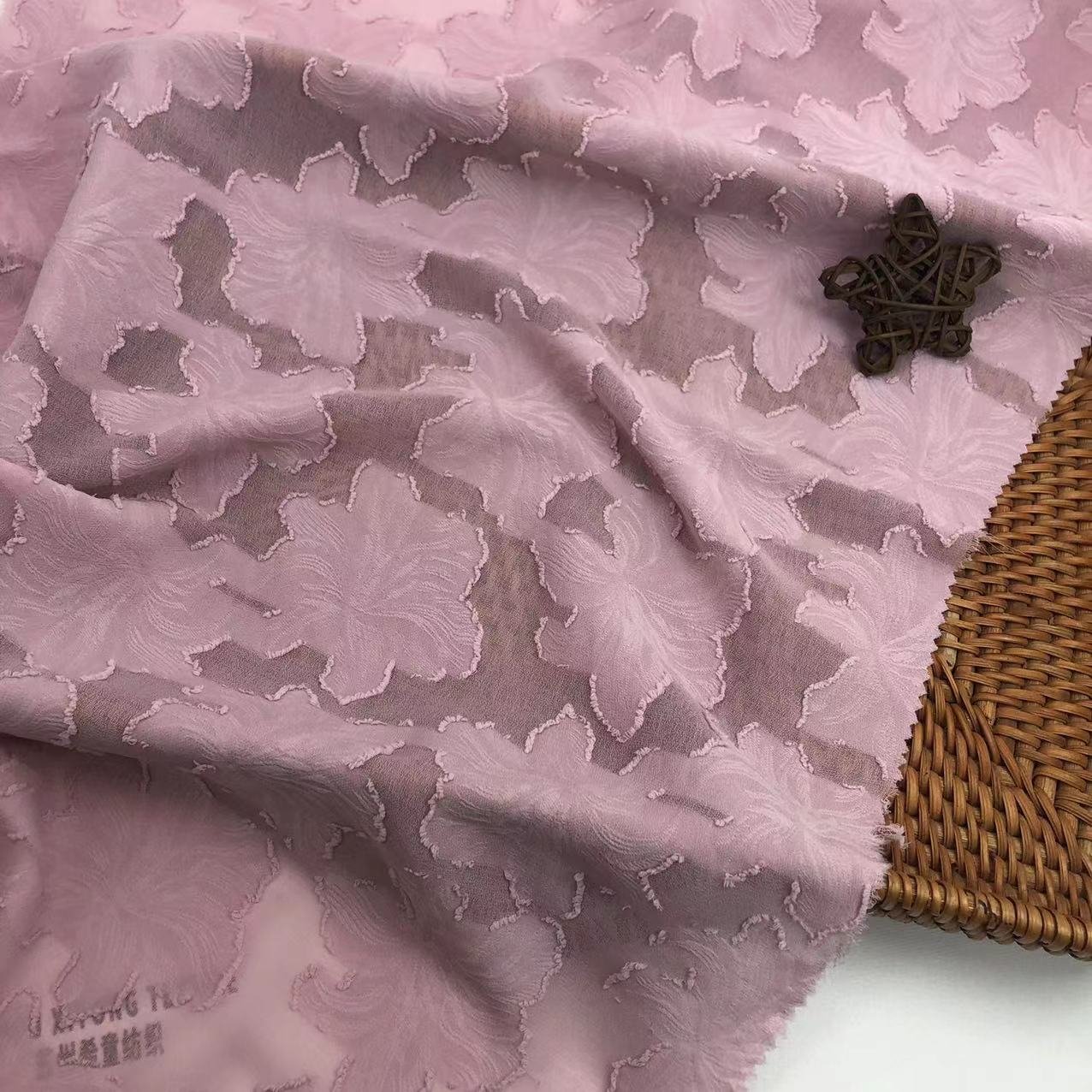xitong textile suppliers 100% polyester clipped chiffon fabric wholesale flower floral jacquard chiffon polyester for dress