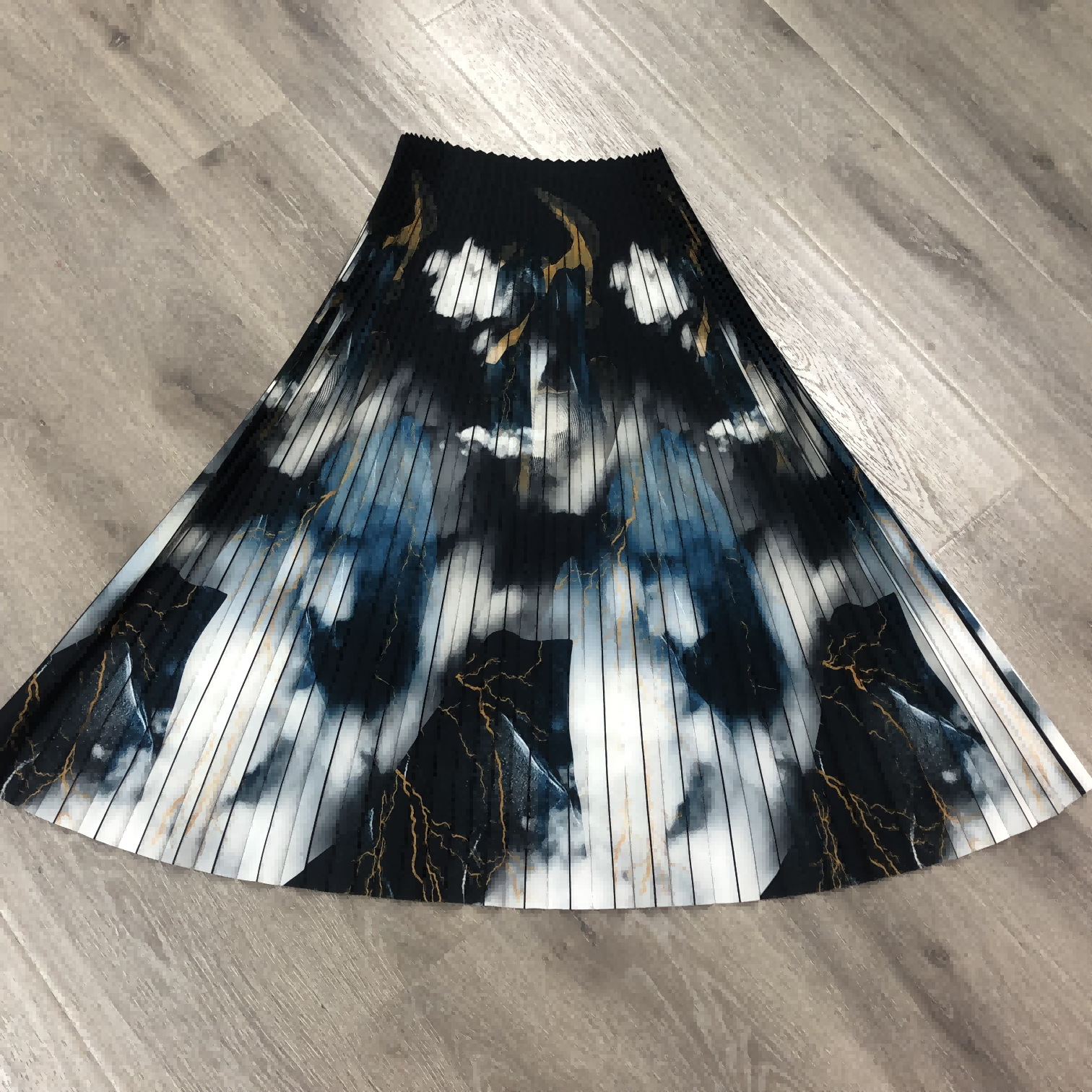 Wrinkle Crepe Chiffon Golden Stamping Embossed Stripe Pleated Chiffon Dress Fabric