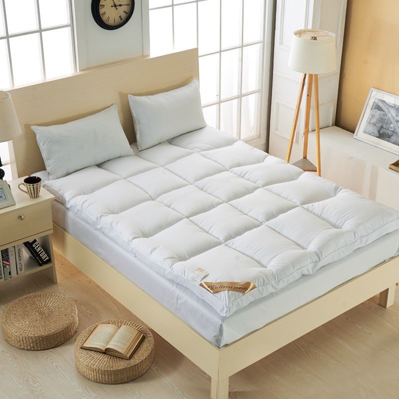 Wholesale Factory High Quality Goose Feather & Down waterproof mattress pad Bed Down feather Mattress Topper