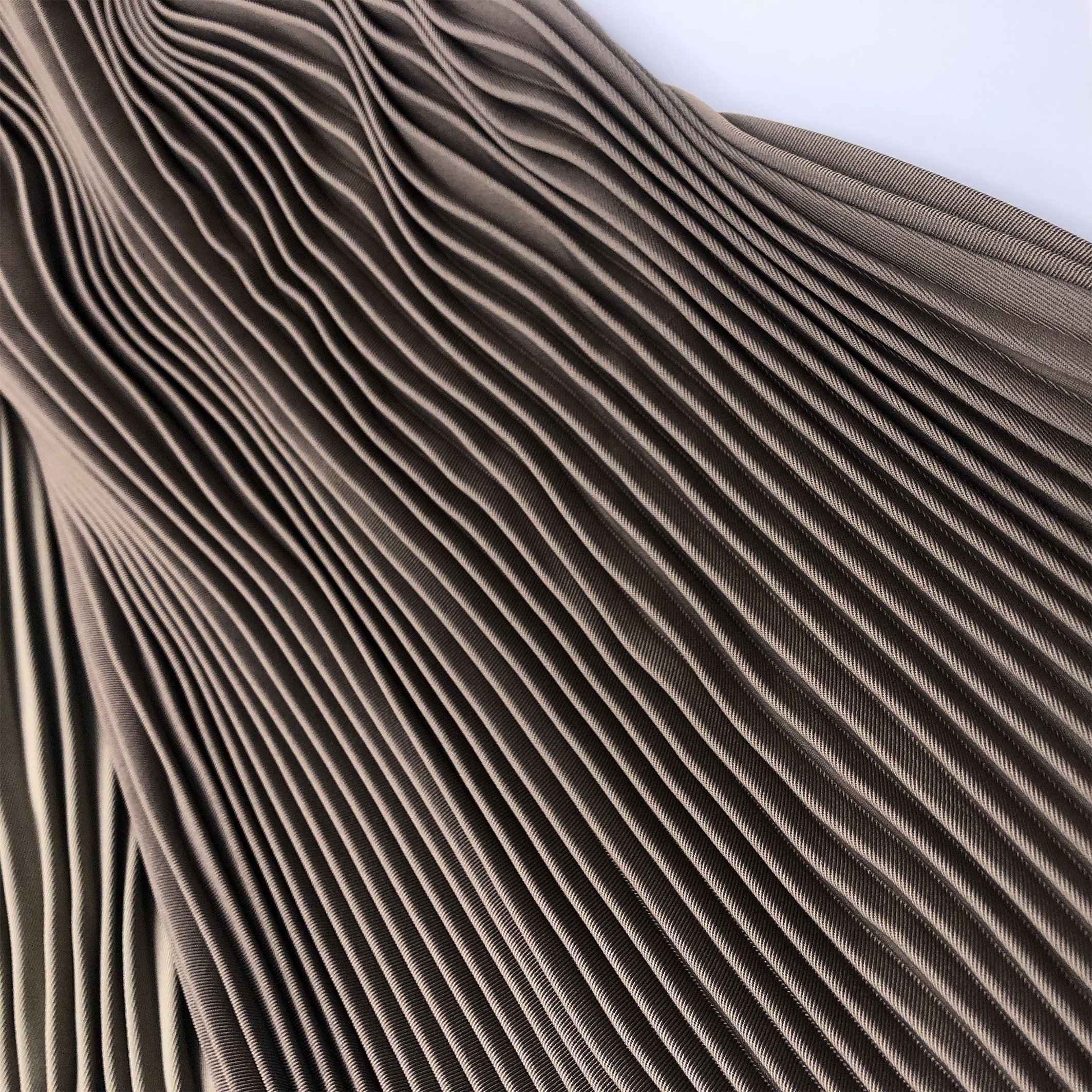 Custom Fashion Latest Design Chiffon Imitation Crepe Plisse Miyake Pleated Twill Fabric For Dress
