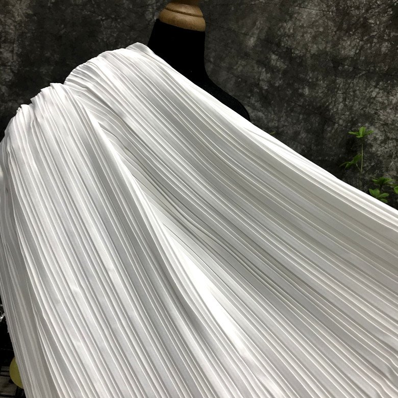 Pleated pleated fabric matte gloss partial thick gift dress dance dress performance dress designer fabric