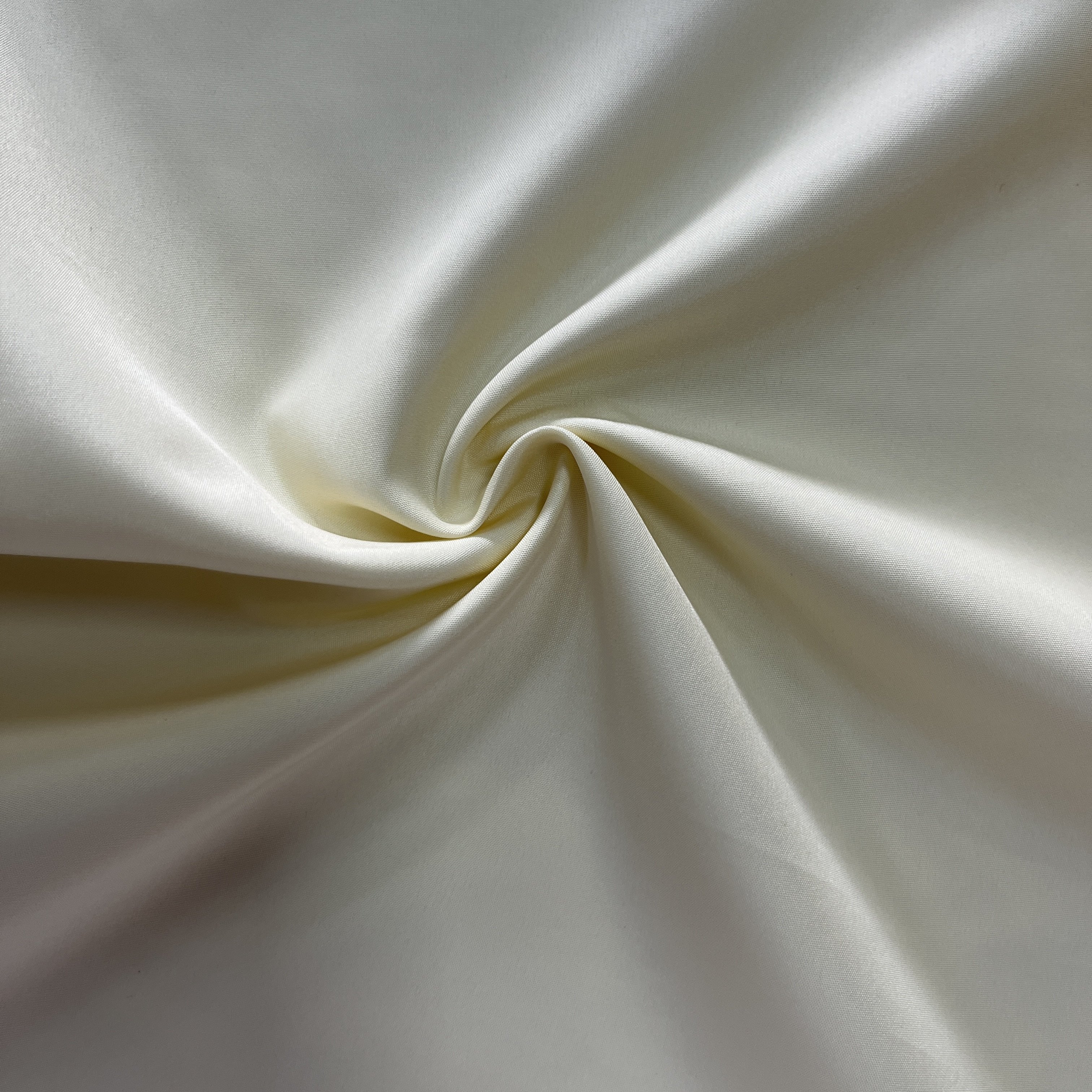 Hot sales and new fashion 300T soft smooth 100% polyester lining pongee fabric for public