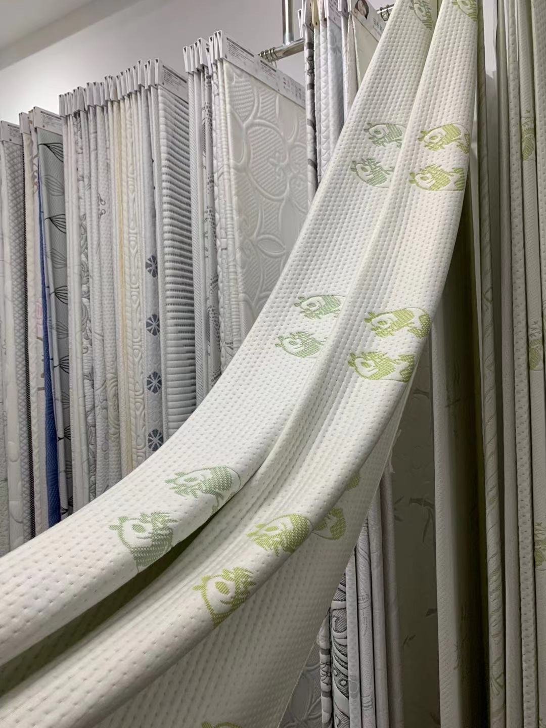 Hot sale 60% polyester 40% bamboo fiber fabric for mattresses