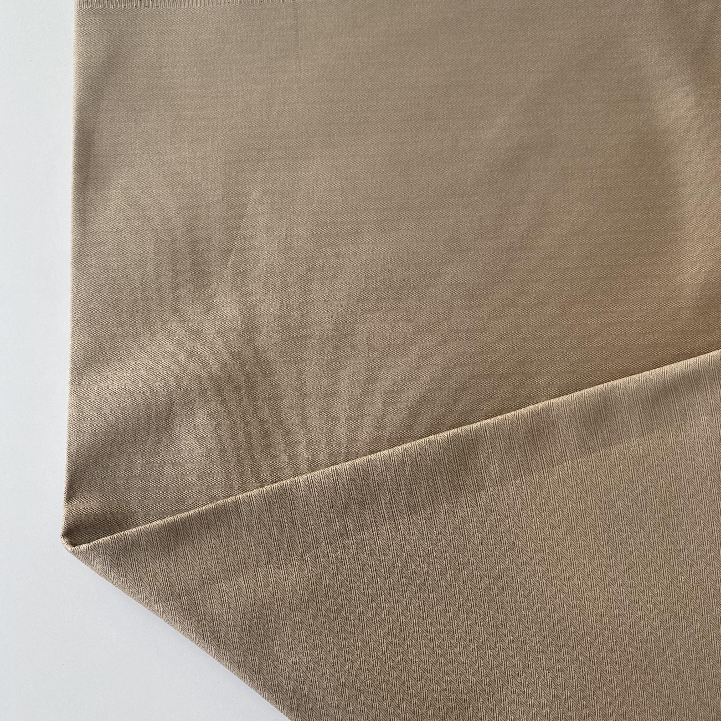 China Factory Cotton Herringbone Fabric Exquisite Workmanship Twill Dyed Fabric