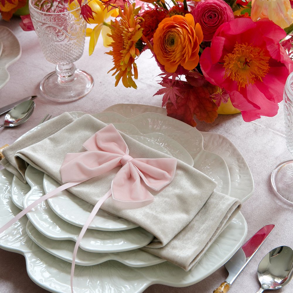 New Design Silky Soft Velvet napkins Ring for wedding bows bowknot holder custom size fabric flannel tablecloth holder polyester