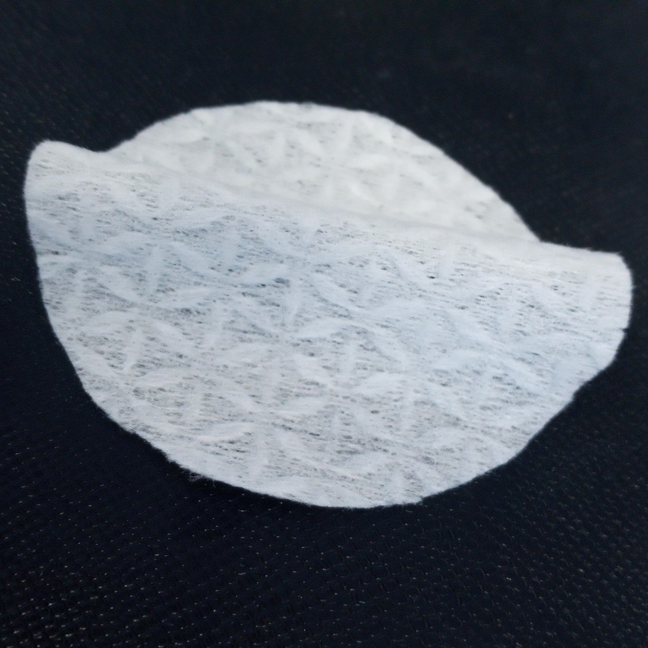Made In Vietnam White Spunlace Nonwoven Parallel Petal Fabric Factory Export Directly FOB price, CIF price