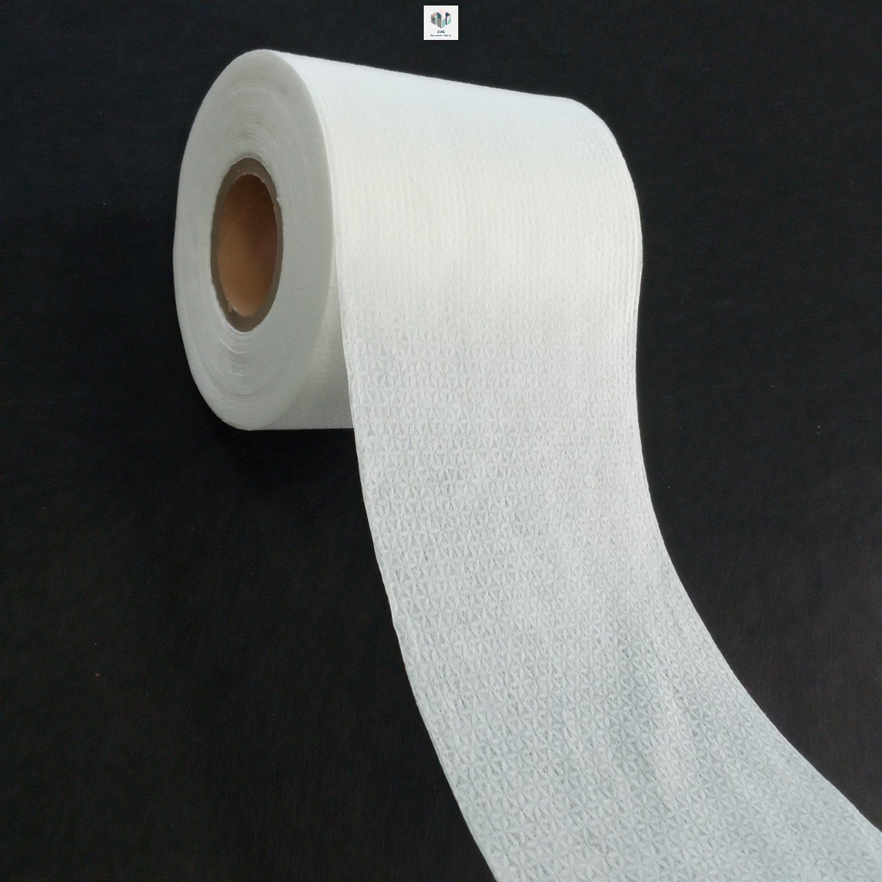 Made In Vietnam White Spunlace Nonwoven Parallel Petal Fabric Factory Export Directly FOB price, CIF price