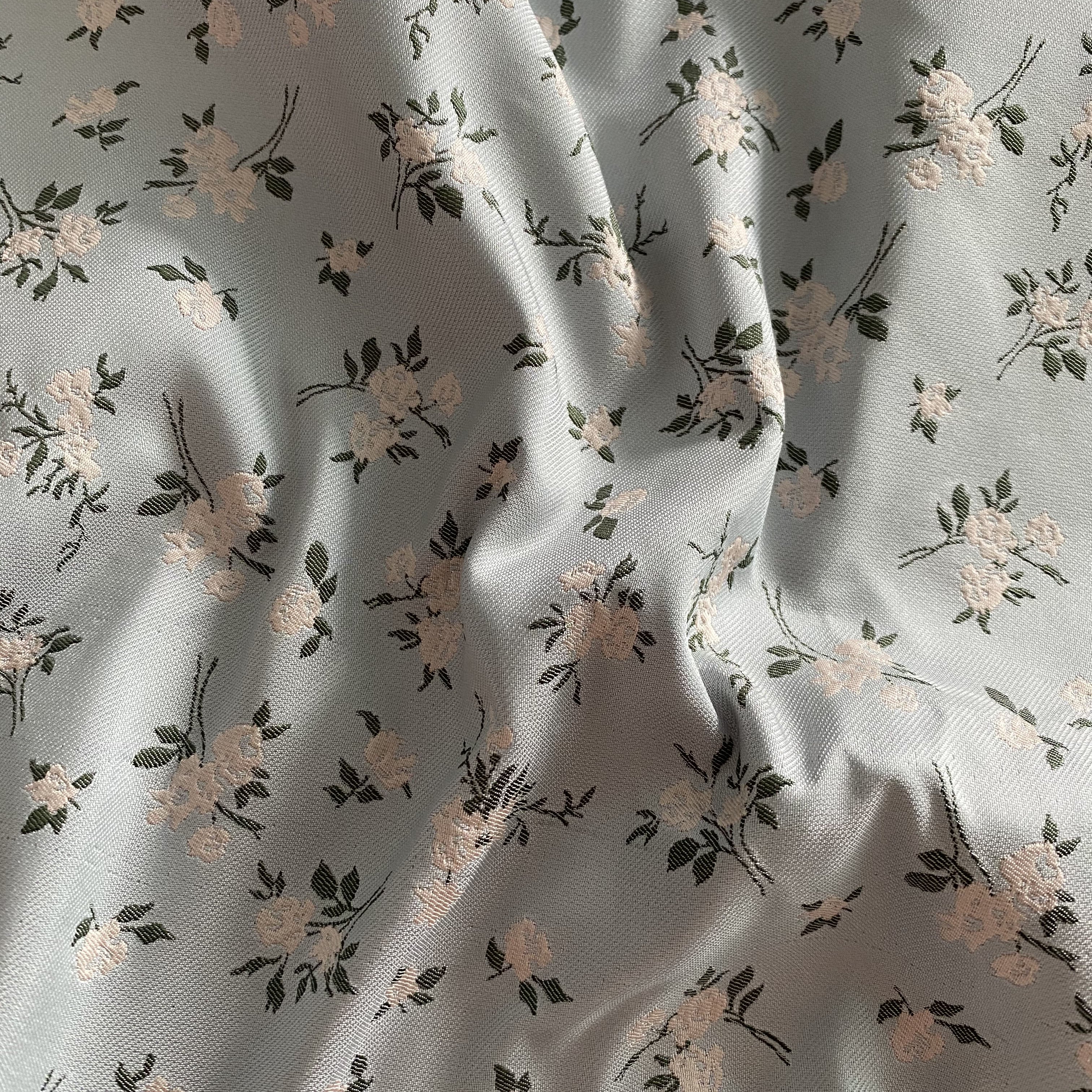Custom Design Beautiful Flower Floral 100%Polyester Yarn Dyed Woven Brocade Jacquard Fabric For Women Dresses