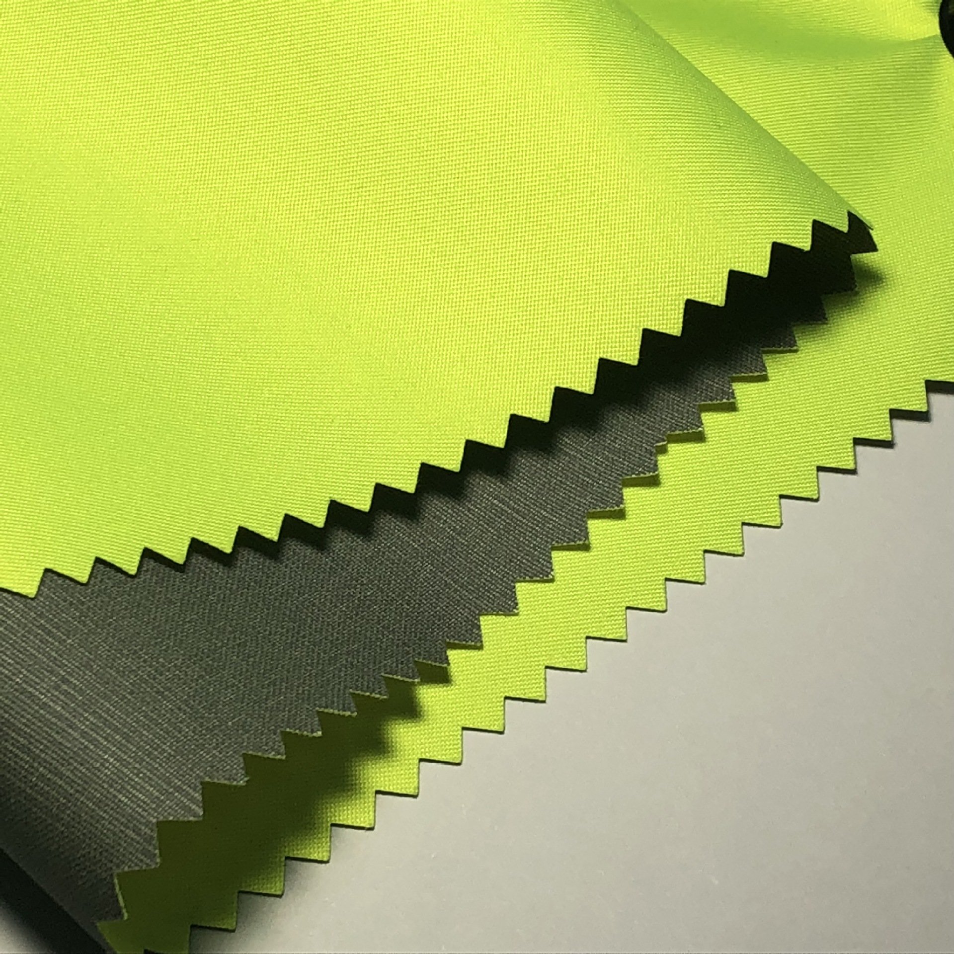 Free sample 100% polyester 3 layer softshell waterproof breathable fabric laminated tpu film for outdoor winter garment coats
