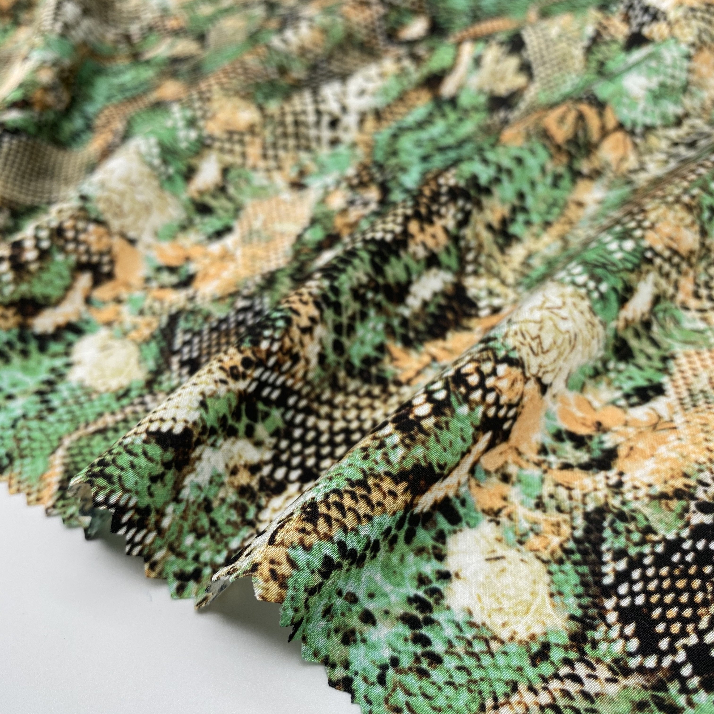 rFast delivery new fashion design clothing fabric animal printing fabric wholesale satin fabric material for garments