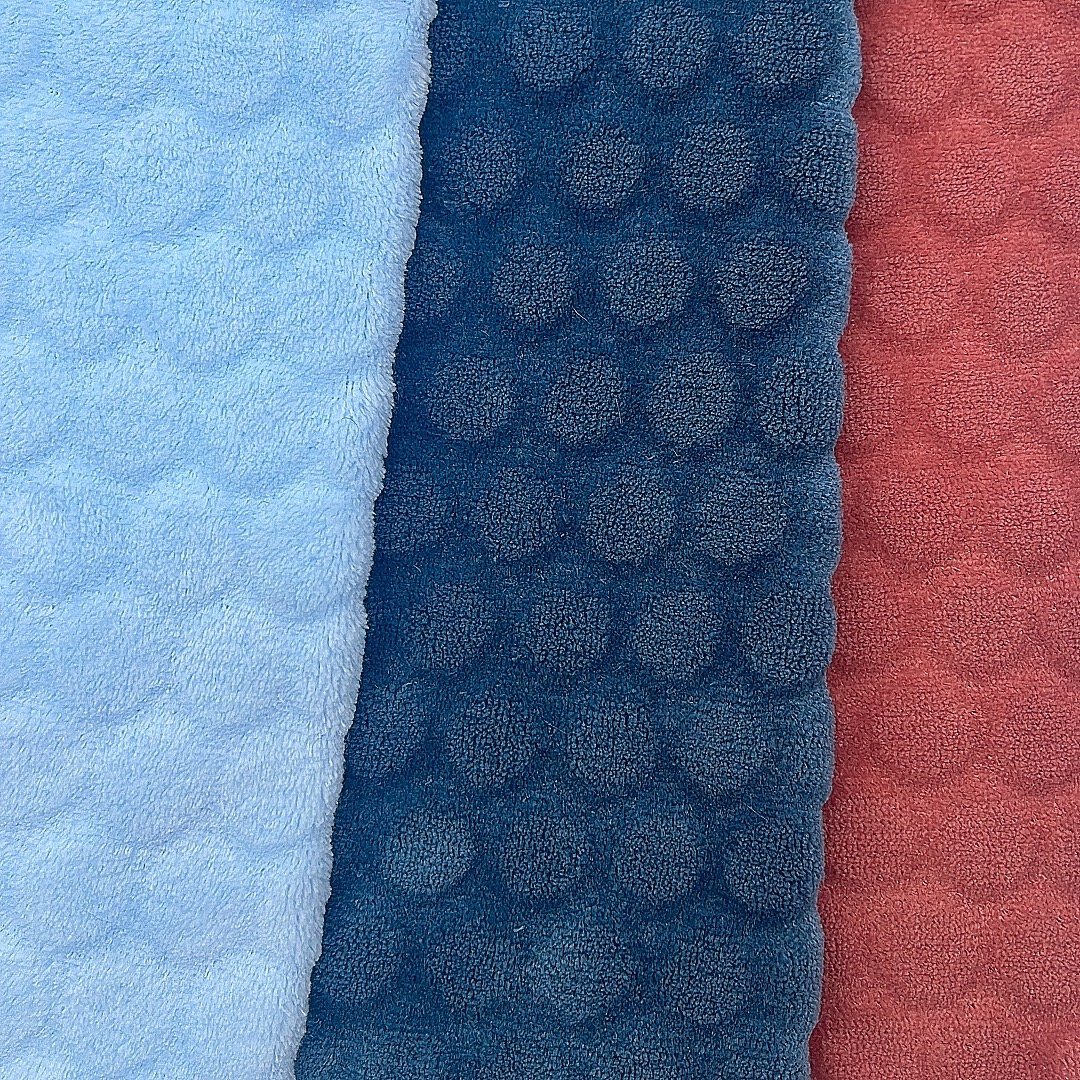 Wholesale 100%polyester knit dots cutting coral fleece for baby's pajamas blankets