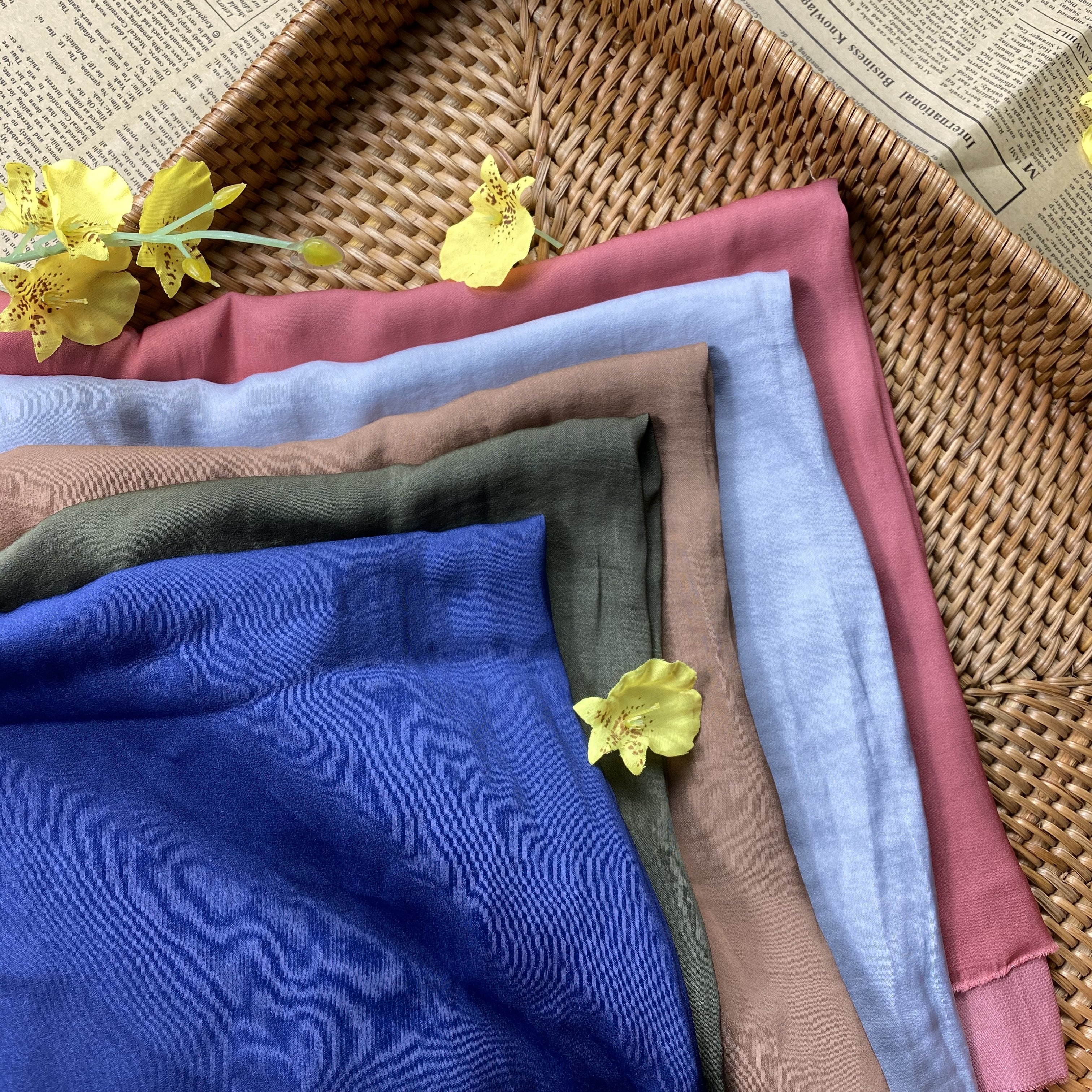 100% polyester airflow satin FABRIC SUPPLIERS Wholesale Satin Fabric Rolls for PAJAMAS and dress