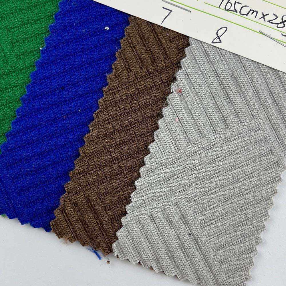 High Quality Premium 100% Polyester Quilted Velvet Warm Knitted Jacquard Textured Fabric 280gsm