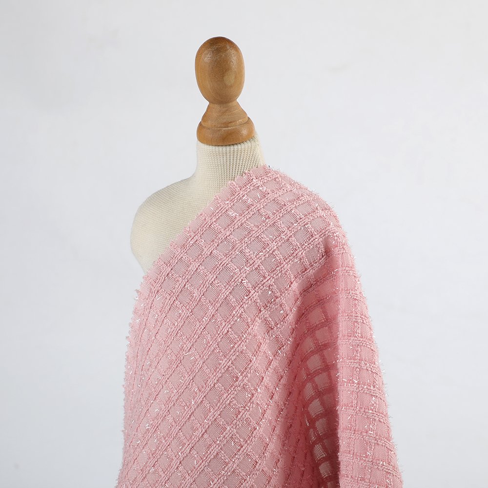 Wholesale Factory High Quality 100% Polyester Woven Fabric Breathable Plaid Pattern with Blackout Feature for Women's Clothing