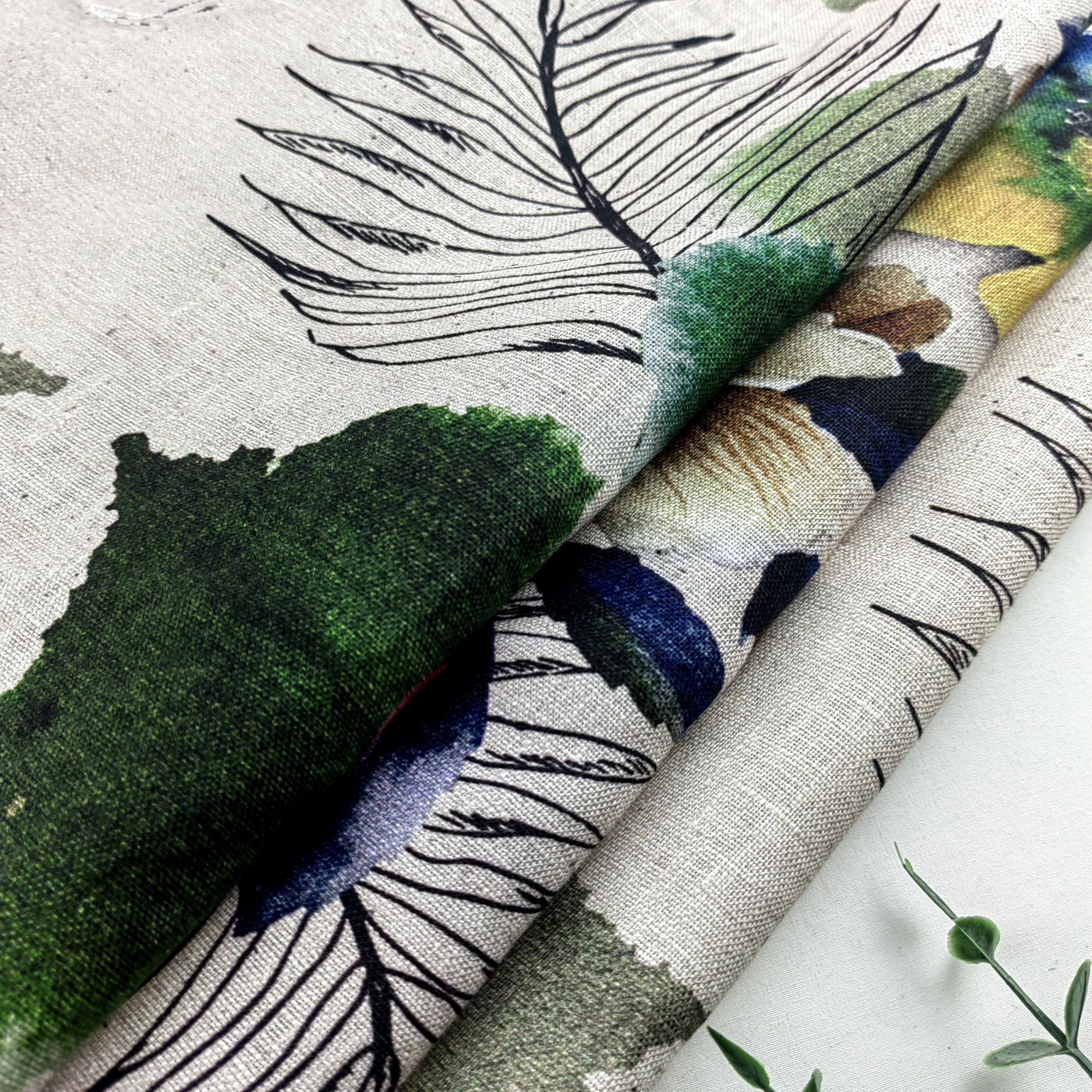 Luxury Floral Italian design high quality comfortable hand feeling 14S 147GSM 100% Linen digital print Fabric for Clothing
