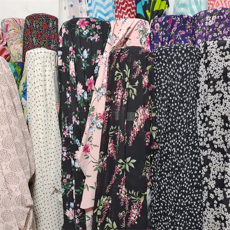 High Quality Stock recycled/eco-friendly Polyester Chiffon Pearl Printed Fabric For Women Dress